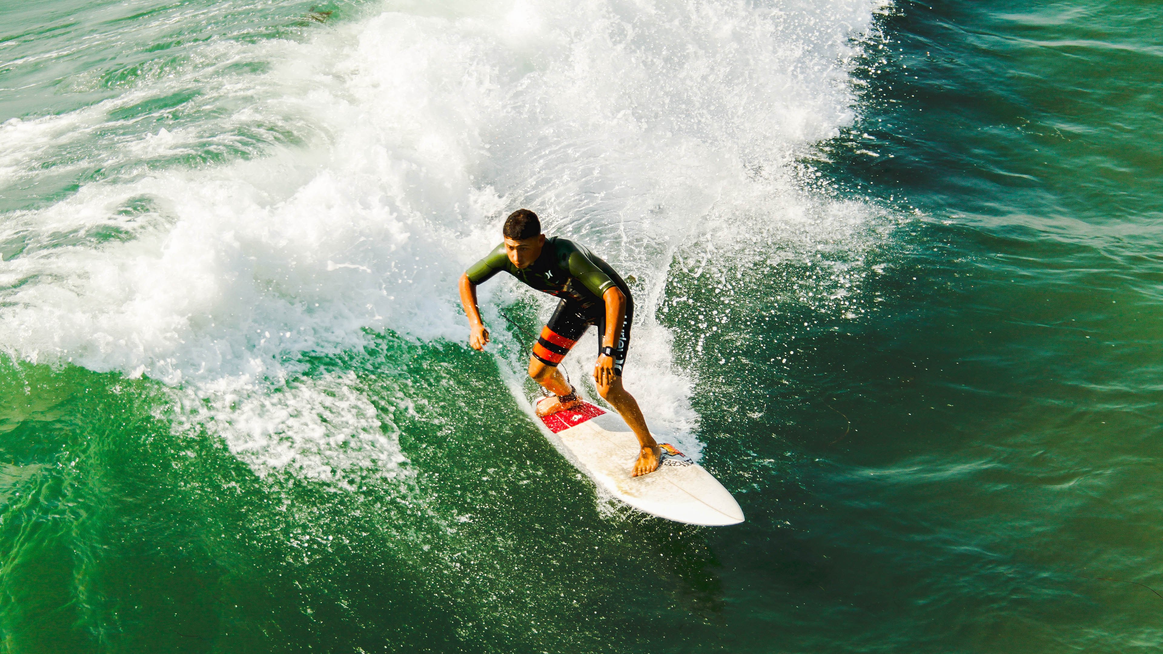 “德甲最后几轮逐渐升温，夺冠仍悬未决”，德甲收官