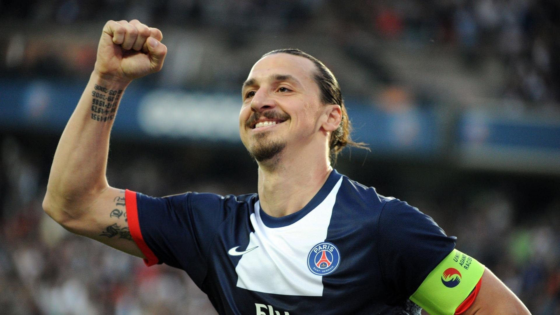 《粉丝狂欢嘉年华：线下活动让电竞更温暖》，粉丝线上活动有哪些